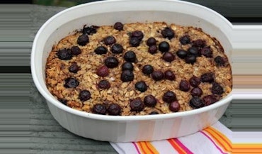 Baked Oatmeal with Blueberries